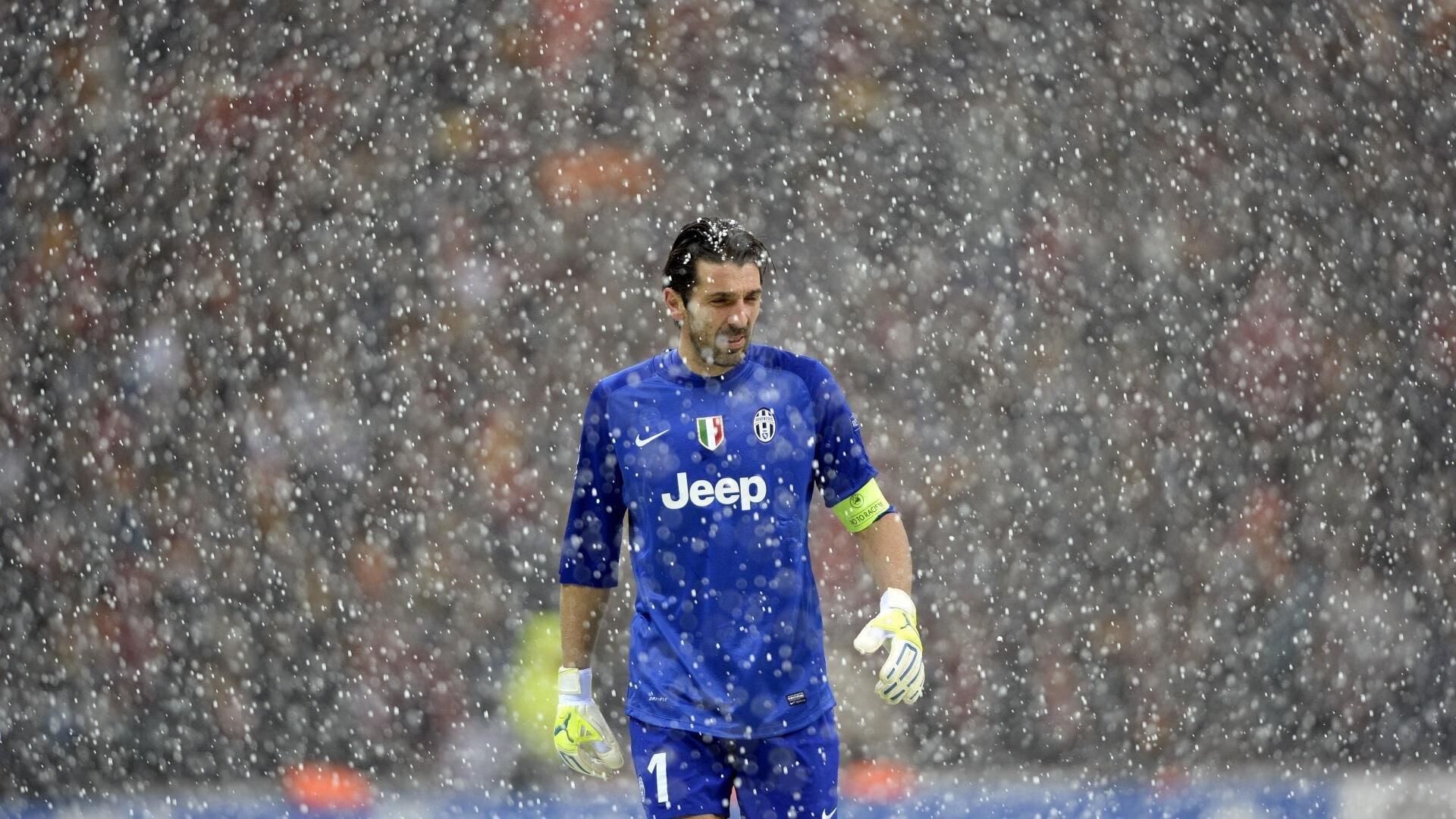 三城之光，曼联、曼城、切尔西新星入选英格兰集训，陪练体系锻造未来基石